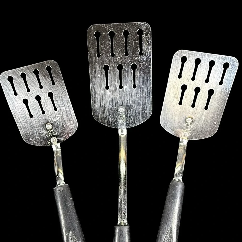 EKCO Keyhole Slotted Spatula Chrome Finish Black Handle MCM Vintage 10